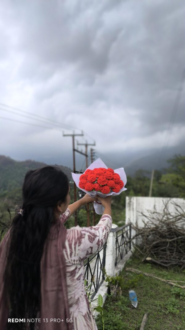 Forever Bloom Red Rose Bouquet (Crochet)