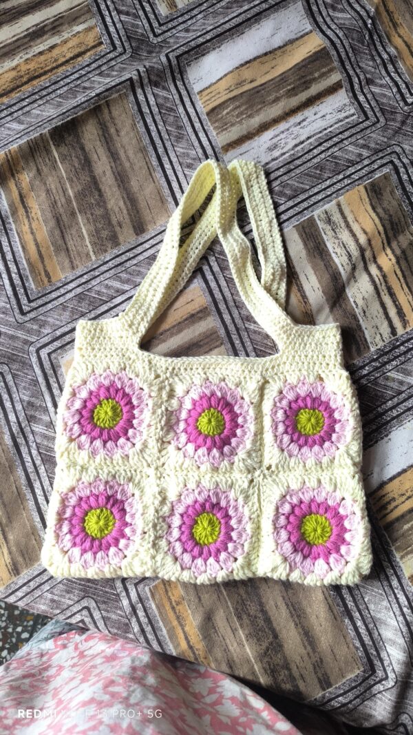 Pink Bloom Daisy Crochet Tote