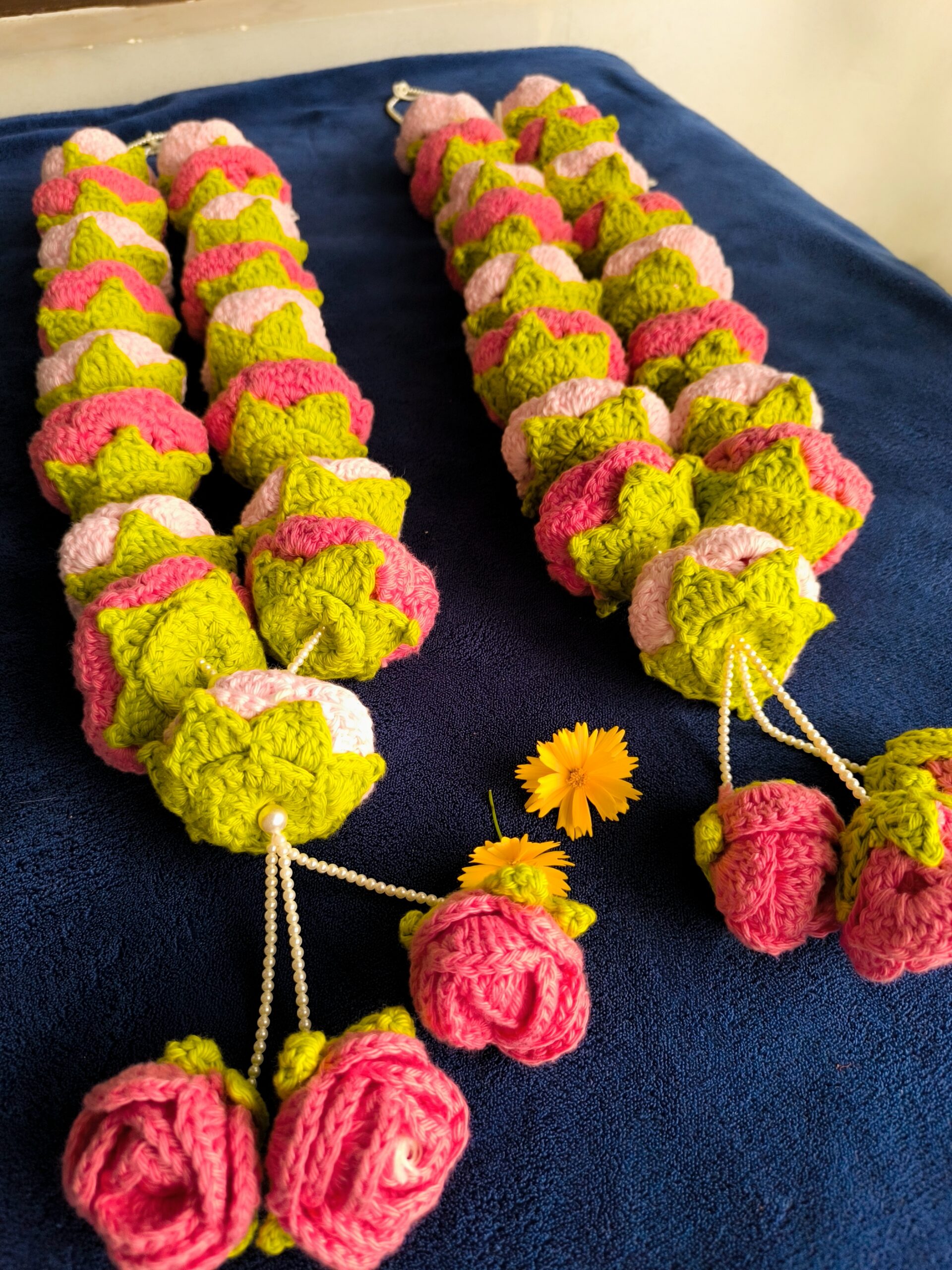 Crochet Rose Vermala - Image 3